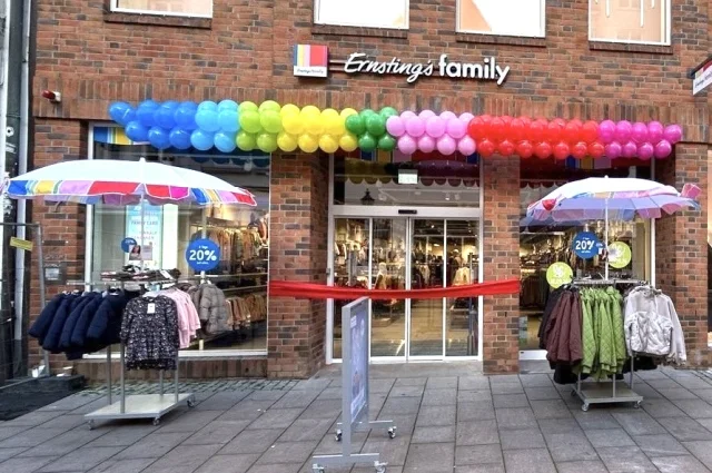Ernsting’s family feiert Neueröffnung nach Umzug in Lüneburg