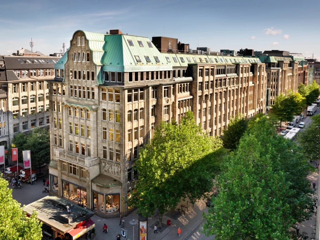 Hamburg: Victoria’s Secret eröffnet Flagship-Store in der Mönckebergstraße