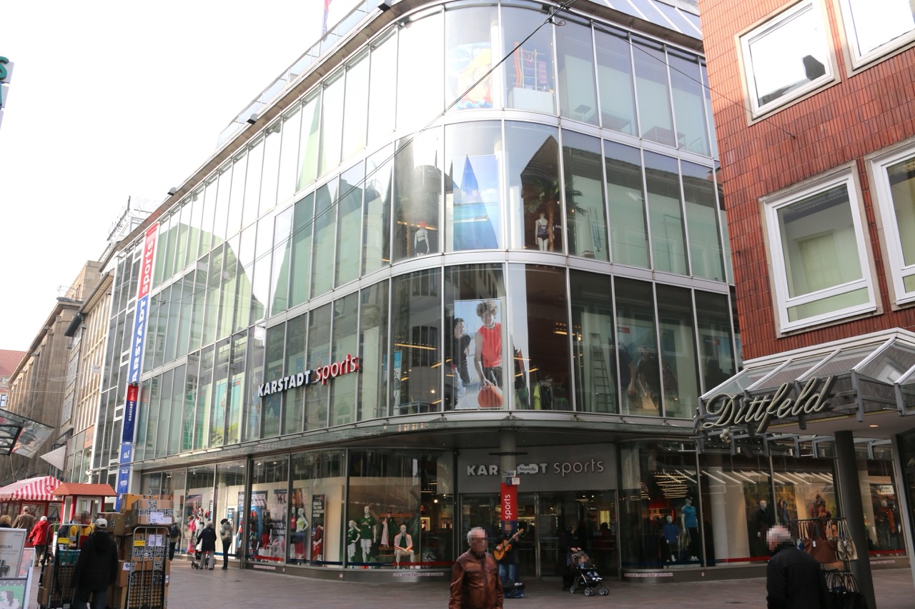 Vormieter in der Sögestraße: Sportscheck, davor Karstadt Sports