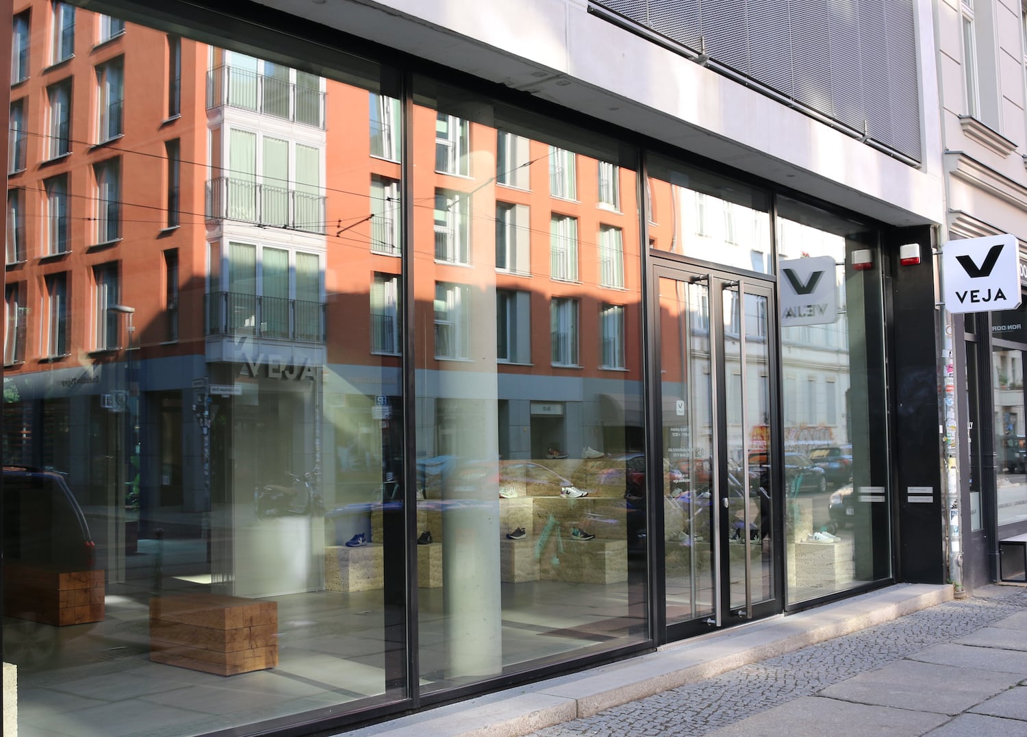 Veja ersten Store in Deutschland